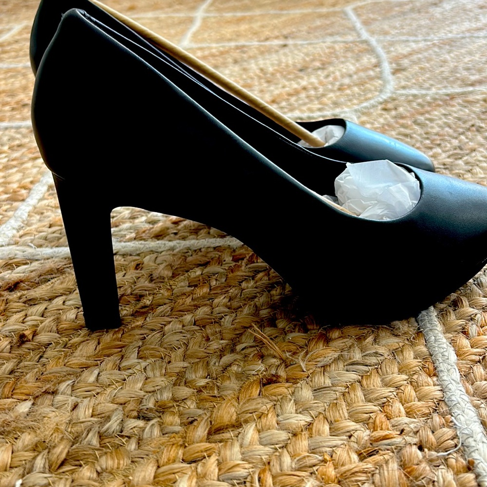 Clarks NEW in box super comfortable heels 👠